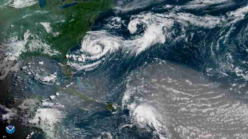 Tropical Storm Chris, Beryl's Remnants, and More Saharan Dust over the Atlantic ., tags: hurrikan die - CC BY-SA